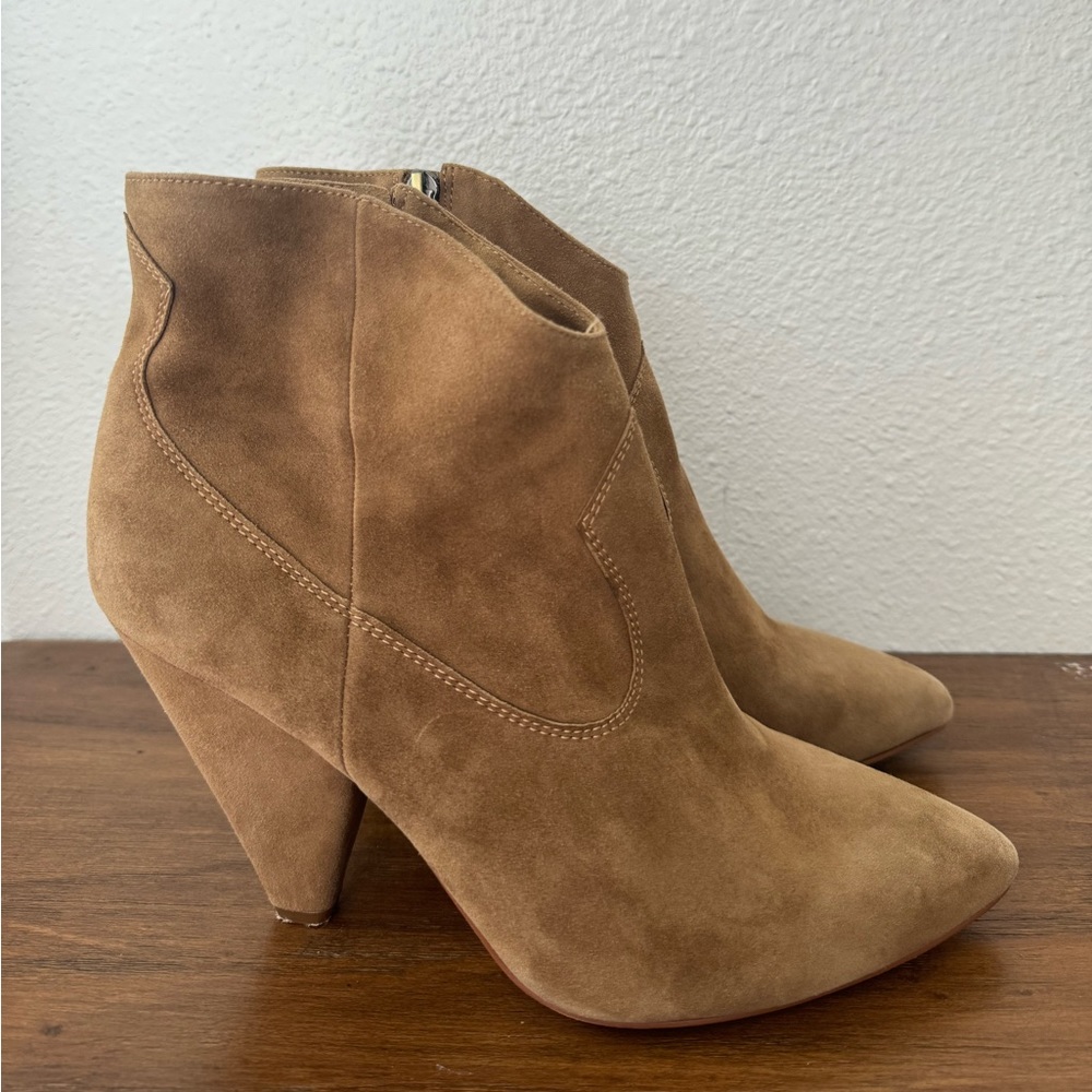 Vince Camuto Women’s Movinta Heeled Booties “Tree House” Taupe/Tan Size 9M/40